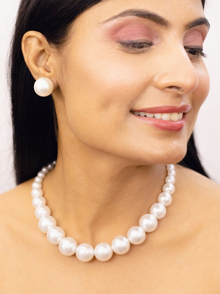 Elegant Classic Pearl Necklace Set with Matching Pearl Stud Earrings